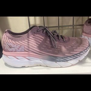 Women’s size 11 Hokas